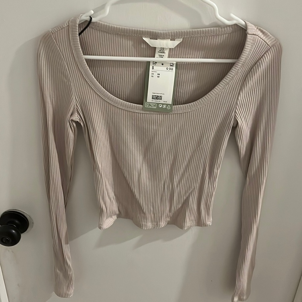 NWT never worn cropped long sleeve top